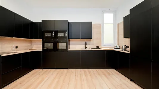 Rooms in Madrid Centro - photo 7