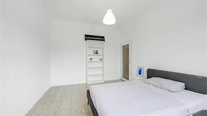 Room for rent in Milano Zona 5 - Vigentino, Chiaravalle, Gratosoglio, Milan