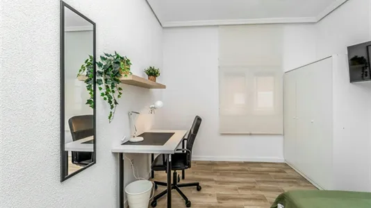 Rooms in Valladolid - photo 3