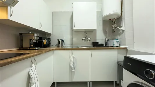 Rooms in Barcelona Ciutat Vella - photo 5