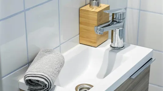 Rooms in Sant Feliu de Llobregat - photo 10