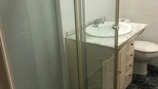 Rooms in Barcelona Sants-Montjuïc - photo 10