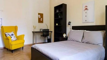 Room for rent in Milano Zona 6 - Barona, Lorenteggio, Milan