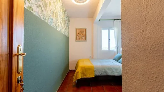 Rooms in San Juan de Aznalfarache - photo 1