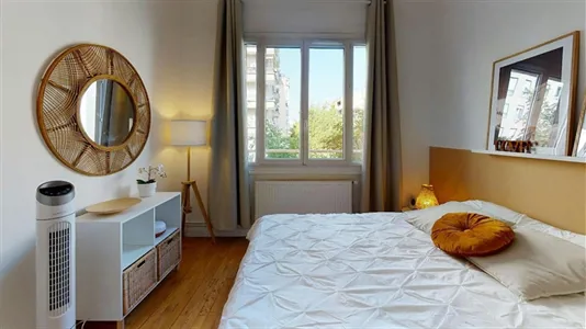 Rooms in Lyon - photo 2