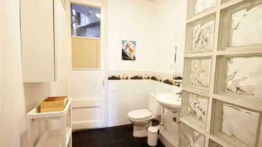 Rooms in Barcelona Eixample - photo 8