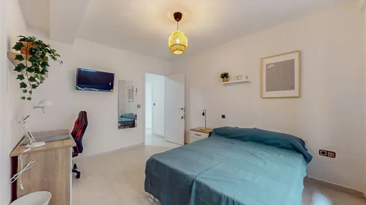 Rooms in Reus - photo 4