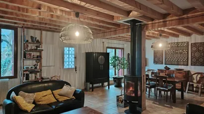 Room for rent in L'Haÿ-les-Roses, Île-de-France