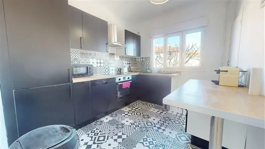 Apartments in Nîmes - photo 3