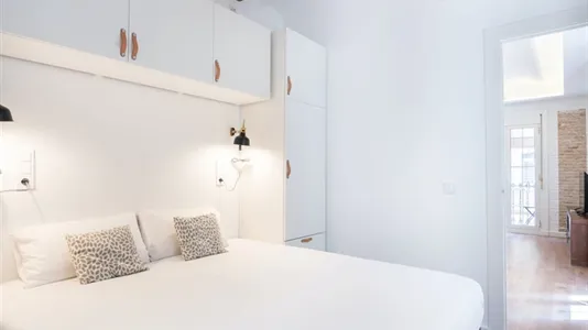 Apartments in Barcelona Ciutat Vella - photo 7