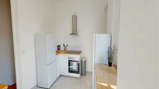 Rooms in Paris 17ème arrondissement - photo 8