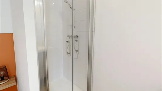 Rooms in Lyon - photo 4