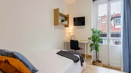 Rooms in Madrid Centro - photo 8