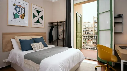 Rooms in Barcelona Eixample - photo 1