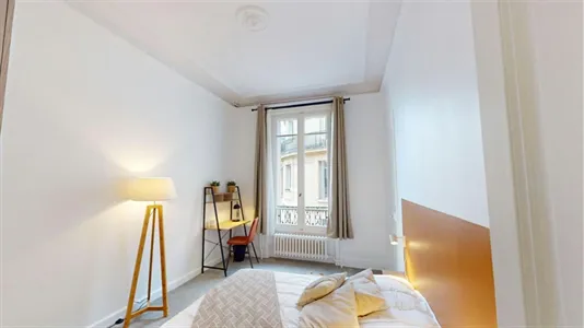 Rooms in Paris 17ème arrondissement - photo 2