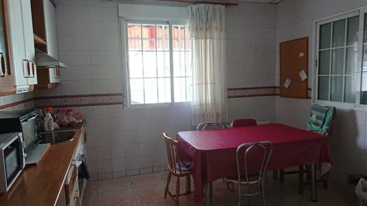 Rooms in Getafe - photo 8