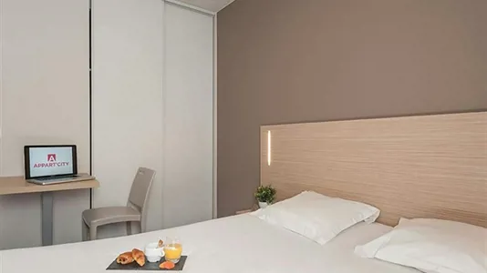 Apartments in Lyon - photo 2