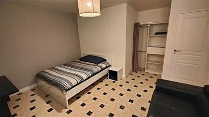 Room for rent in Saint-Julien-en-Genevois, Auvergne-Rhône-Alpes
