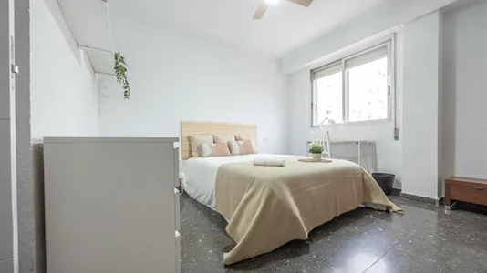 Rooms in Valencia Extramurs - photo 1