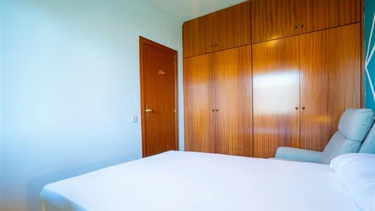 Rooms in Barcelona Sants-Montjuïc - photo 4