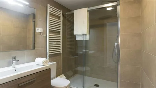 Rooms in Barcelona Ciutat Vella - photo 6