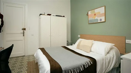 Rooms in Barcelona Eixample - photo 2