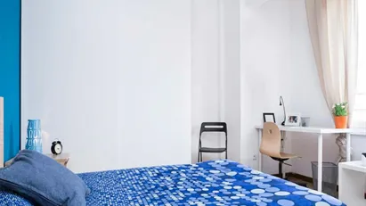 Room for rent in Milano Zona 8 - Fiera, Gallaratese, Quarto Oggiaro, Milan