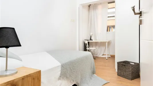 Rooms in Oviedo - photo 6