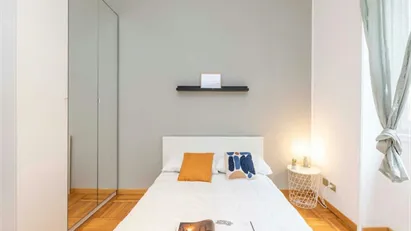 Room for rent in Milano Zona 8 - Fiera, Gallaratese, Quarto Oggiaro, Milan