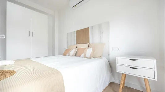 Rooms in el Camí de Vera - photo 4