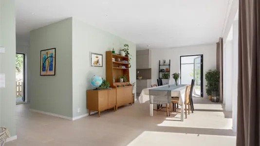 Houses in Huddinge - photo 2