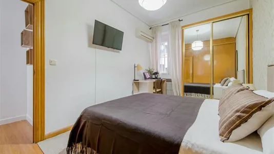 Rooms in Madrid Retiro - photo 2