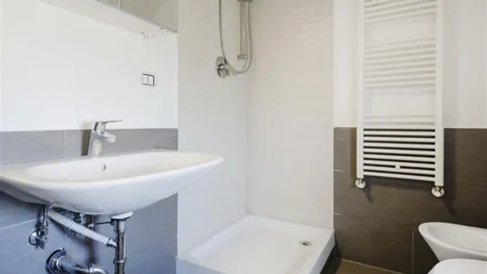 Rooms in Roma Municipio VI – Roma Delle Torri - photo 8