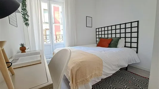 Rooms in Madrid Centro - photo 8