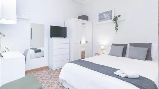 Rooms in Barcelona Eixample - photo 1