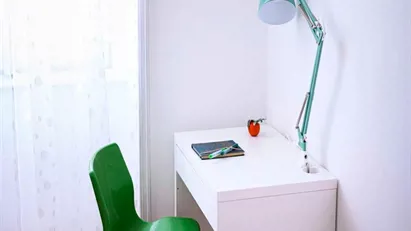Room for rent in Milano Zona 6 - Barona, Lorenteggio, Milan