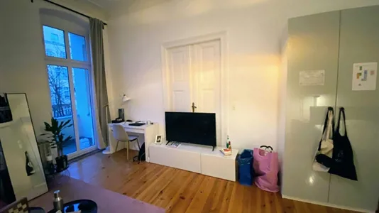 Apartments in Berlin Charlottenburg-Wilmersdorf - photo 1