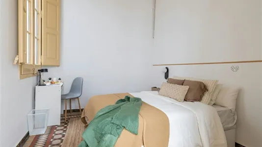 Rooms in Barcelona Ciutat Vella - photo 4