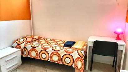 Room for rent in Milano Zona 6 - Barona, Lorenteggio, Milan