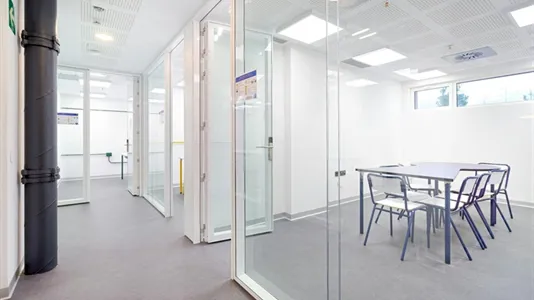 Rooms in Oviedo - photo 8