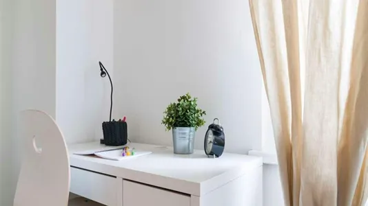 Rooms in Milano Zona 8 - Fiera, Gallaratese, Quarto Oggiaro - photo 1