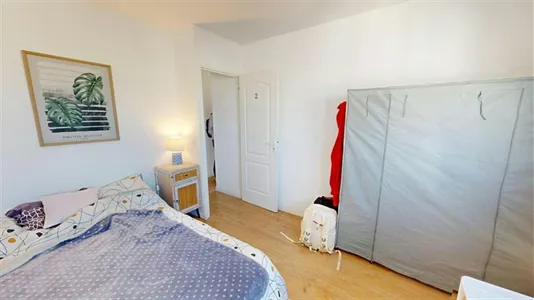 Rooms in Saint-Julien-en-Genevois - photo 5