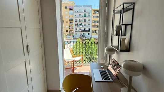 Rooms in Barcelona Eixample - photo 3