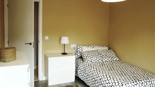 Rooms in Oviedo - photo 1