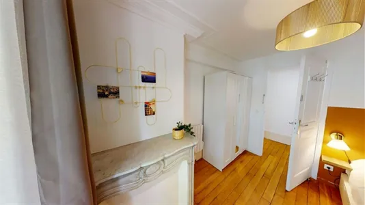 Rooms in Paris 17ème arrondissement - photo 2