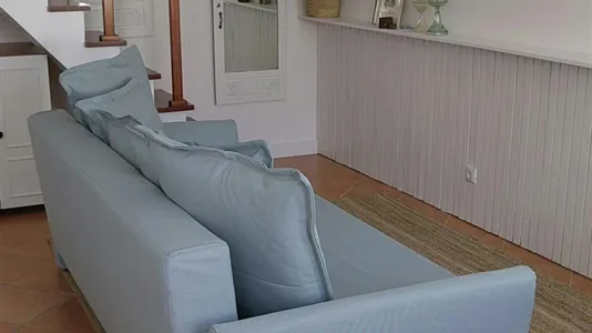 Houses in Almada - photo 7