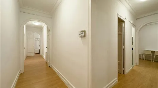 Rooms in Barcelona Ciutat Vella - photo 10