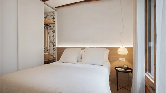 Apartments in Barcelona Ciutat Vella - photo 8
