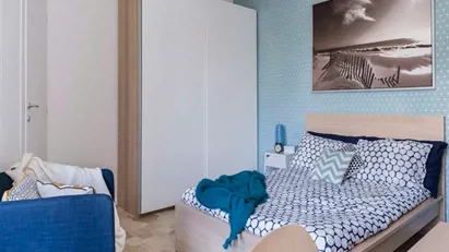Room for rent in Milano Zona 6 - Barona, Lorenteggio, Milan