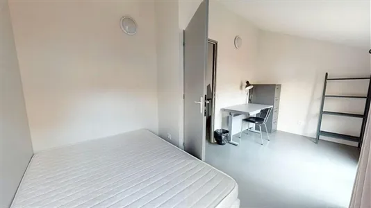 Rooms in Saint-Étienne - photo 4